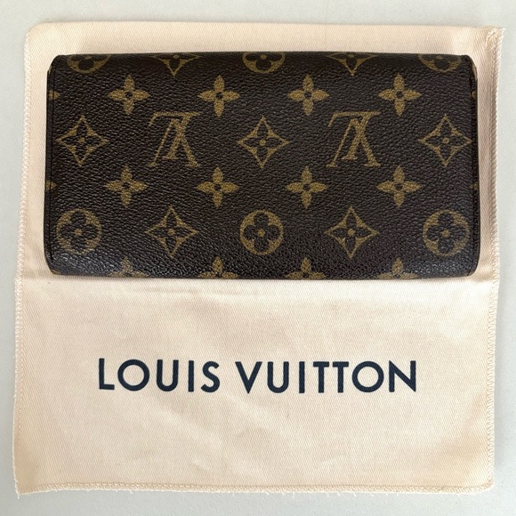 Louis Vuitton Monogram Leather Wallet - Picture 7 of 16